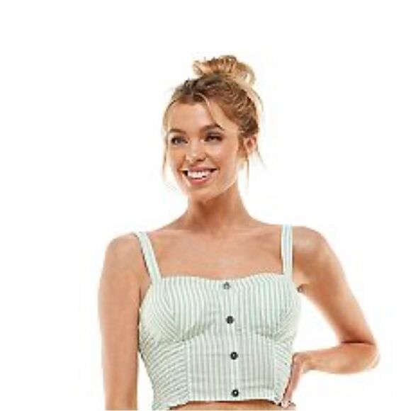 Lily Rose Button Detail Molded Cup Tank Top (S) - Picture 3 of 7